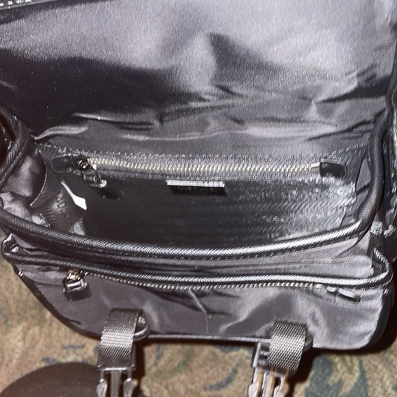 I bought this about a month ago and realized I wanted to buy another one instead - Picture 2 of 4